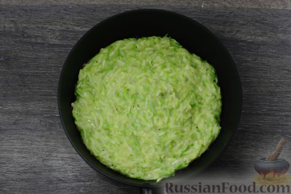 Кабачковый торт с крабовыми палочками, яйцами и сыром