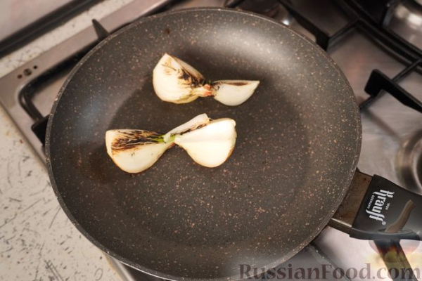 Свекольный бульон с мясными ушками