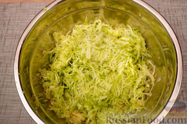Кабачковые маффины с сыром