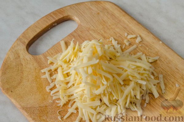 Рулет из кабачков с творожно-сырной начинкой и сладким перцем
