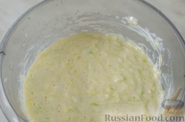 Рулет из кабачков с творожно-сырной начинкой и сладким перцем