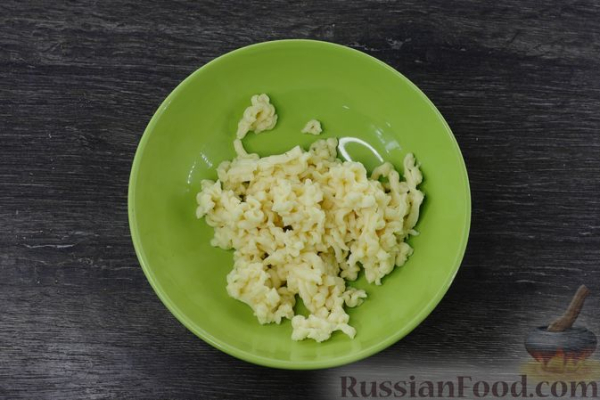 Кабачковый торт с крабовыми палочками, яйцами и сыром