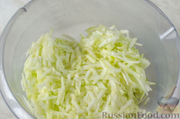 Рулет из кабачков с творожно-сырной начинкой и сладким перцем