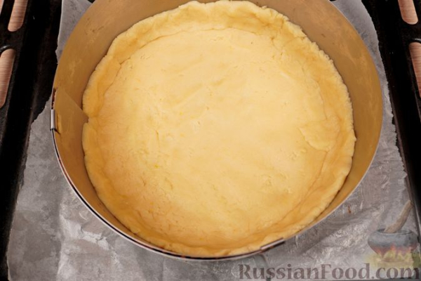 Вишнёвый пирог c решёткой