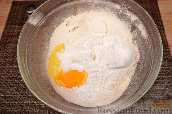 Вишнёвый пирог c решёткой