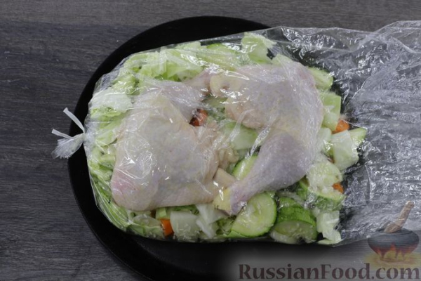 Запечённая курица с рисом и овощами (в рукаве)