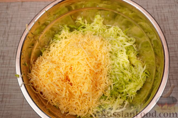 Кабачковые маффины с сыром