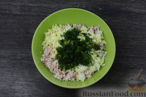 Кабачковый торт с крабовыми палочками, яйцами и сыром