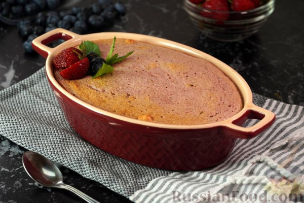 Суфле из клубники, с голубикой