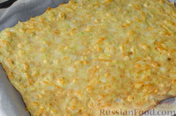Рулет из кабачков с творожно-сырной начинкой и сладким перцем