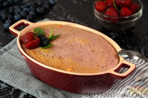Суфле из клубники, с голубикой