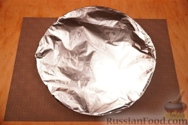 Макароны-ракушки, фаршированные курицей, под сырно-сливочным соусом