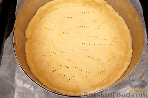 Вишнёвый пирог c решёткой