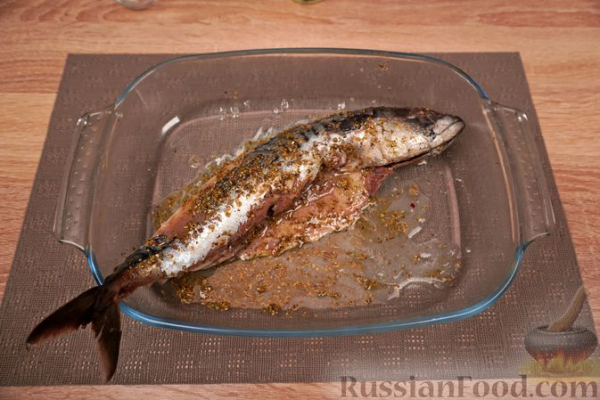 Запечённая скумбрия по-гречески
