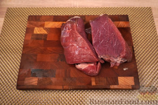 Свекольный бульон с мясными ушками