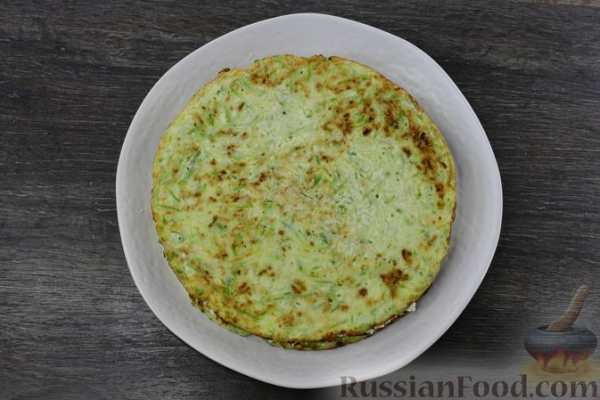 Кабачковый торт с крабовыми палочками, яйцами и сыром
