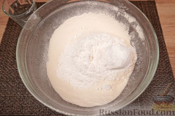 Вишнёвый пирог c решёткой