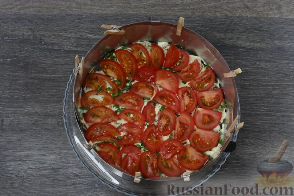 Закусочный торт из запечённых баклажанов, с помидорами и сыром