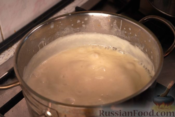 Запеканка из кабачков, с помидорами, беконом и сыром
