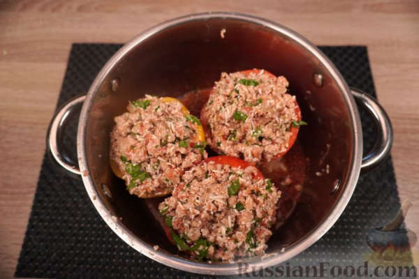 Фаршированные перцы с мясом и копчёным сыром