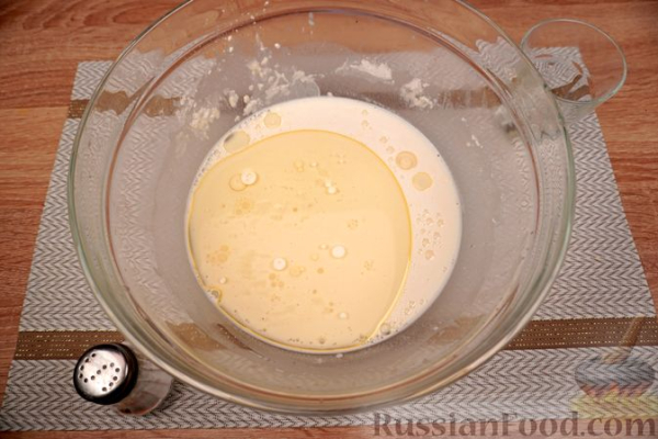 Солёные булочки с начинкой из обжаренной муки и пряностей