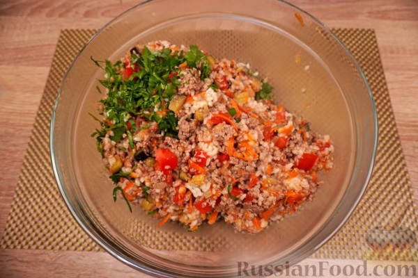 Фаршированный перец с мясом, рисом и овощами (в духовке)