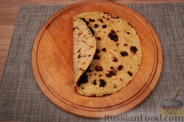 Локше (картофельные лепёшки со сладкой маковой начинкой)
