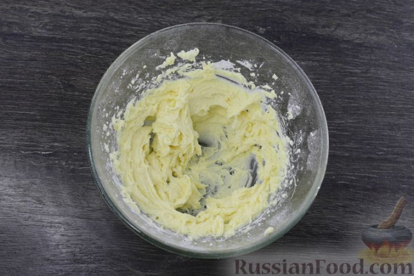 Шоколадный пирог с малиной
