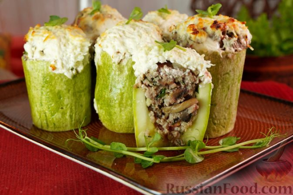 Фаршированные кабачки с мясом и грибами