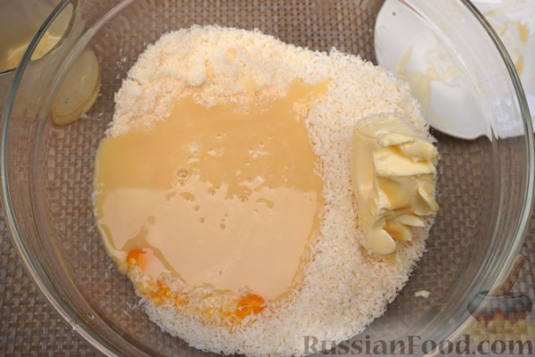 Кейжадинья (кокосово-сырные кексы на сгущёнке)