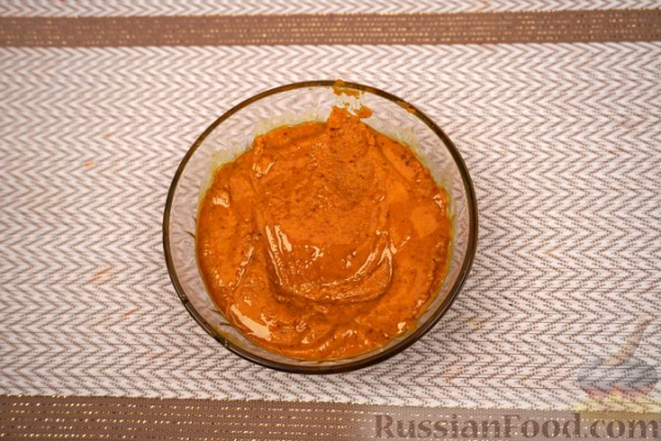 Солёные булочки с начинкой из обжаренной муки и пряностей