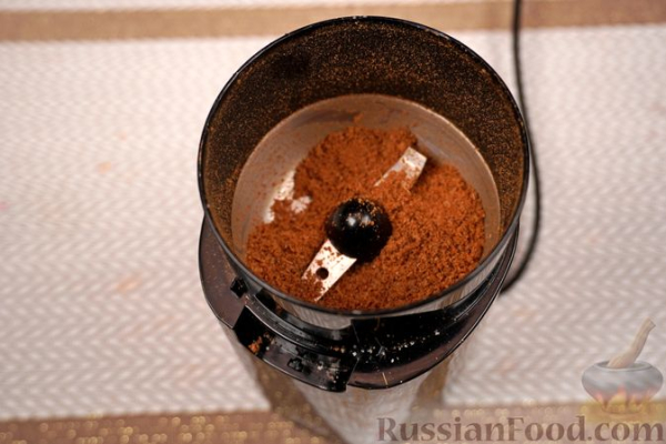 Солёные булочки с начинкой из обжаренной муки и пряностей