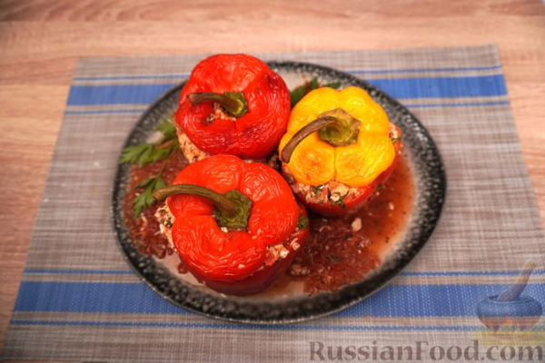 Фаршированные перцы с мясом и копчёным сыром