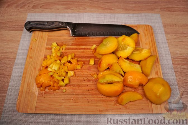 Сарагли с заварным кремом и персиками