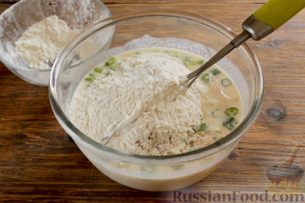 Ленивые пирожки-оладушки с варёным яйцом и зелёным луком