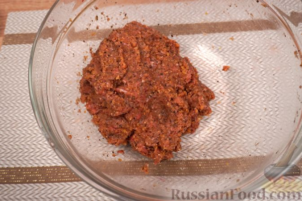 Фаршированные кабачки с йогуртовым соусом