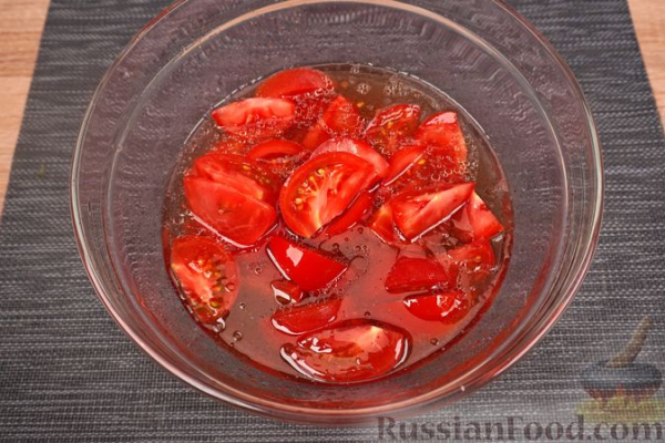 Венгерский салат из помидоров и огурцов