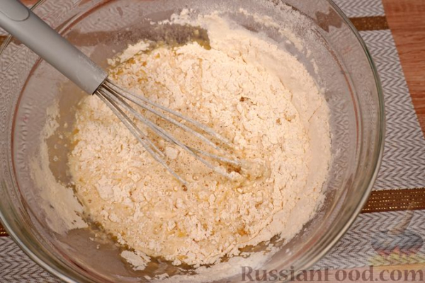 Солёные булочки с начинкой из обжаренной муки и пряностей