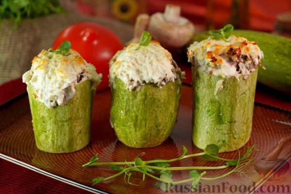Фаршированные кабачки с мясом и грибами