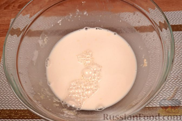 Солёные булочки с начинкой из обжаренной муки и пряностей