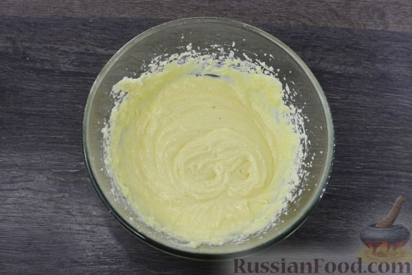 Шоколадный пирог с малиной