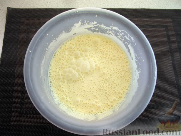 Заливной миндальный пирог с яйцами и зелёным луком (без муки)