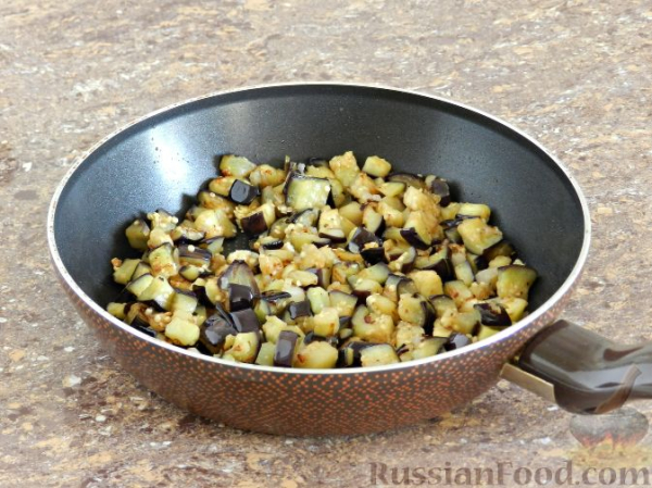 Перец, фаршированный баклажанами