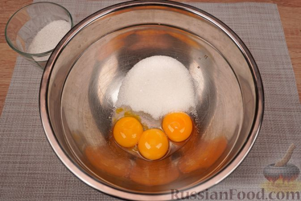Сарагли с заварным кремом и персиками