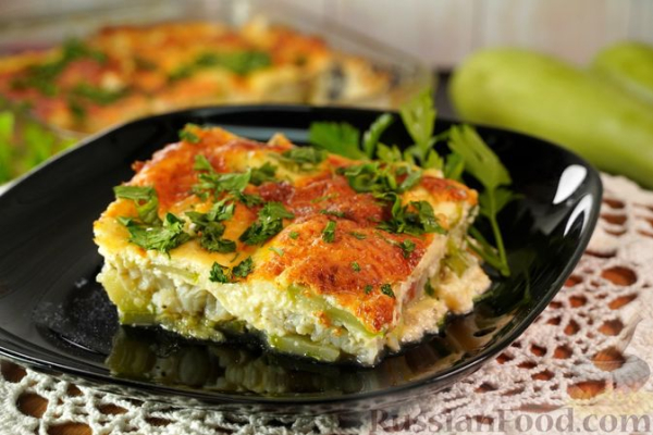 Хек, запечённый с кабачками и сливочным соусом
