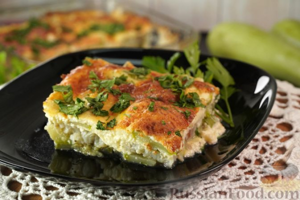 Хек, запечённый с кабачками и сливочным соусом