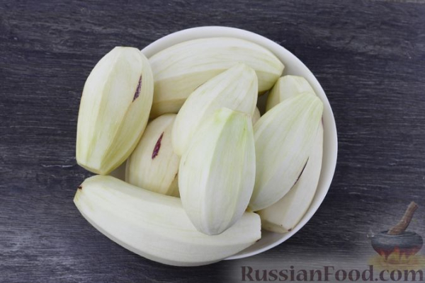 Закусочный торт из запечённых баклажанов, с помидорами и сыром