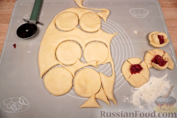 Погача с розовым вареньем