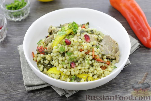Птитим с курицей и шпинатом