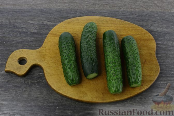 Острая закуска из огурцов с арахисовой пастой